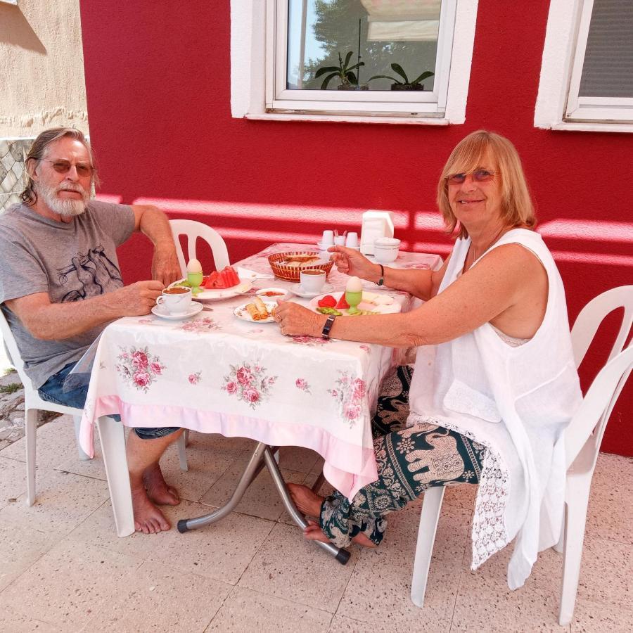 Bed and Breakfast Ali'S Pension Egirdir Exterior foto